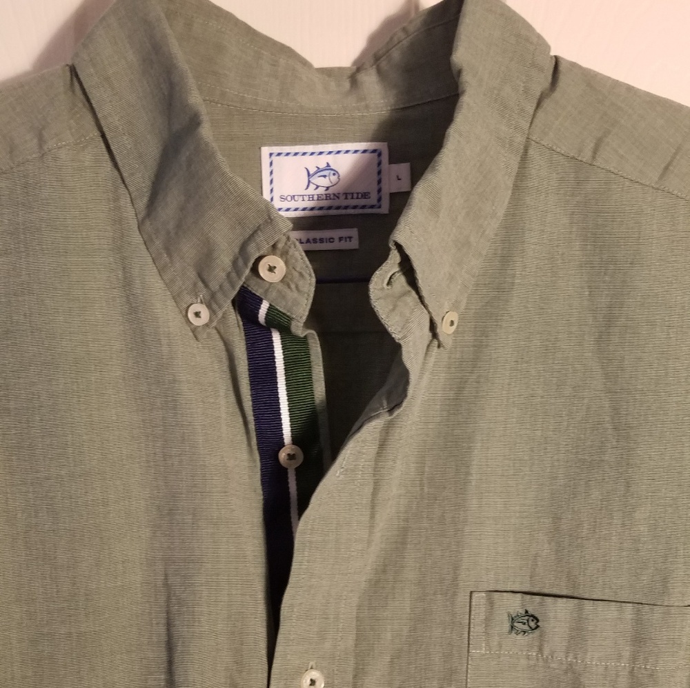 Large Southern Tide Shirt